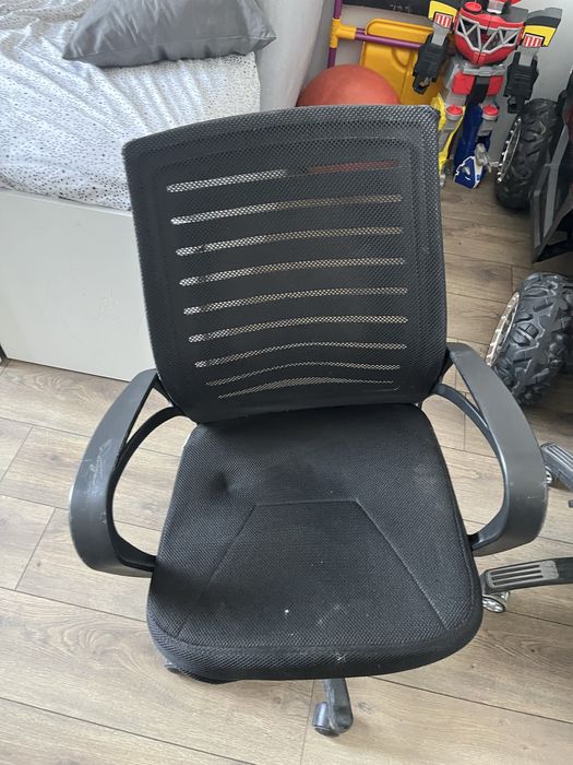 Продаю два офисных стула