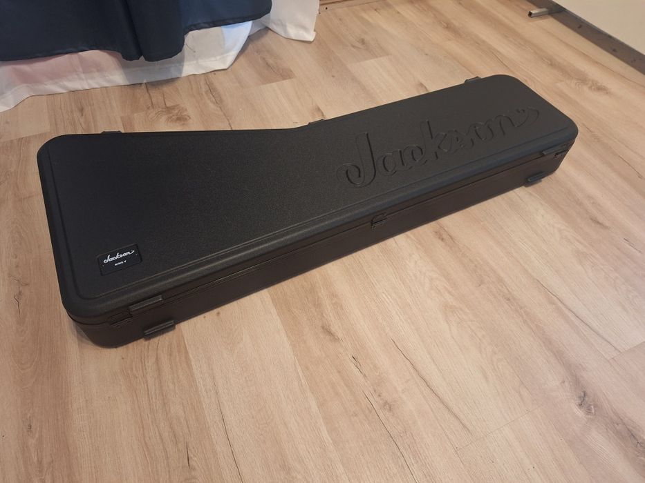 Куфар на Jackson за King V китари!