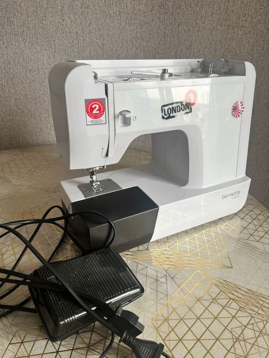 Швейная машинка bernette sublime london 3