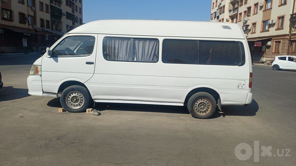 Sotuvda Faton mikra aftobus