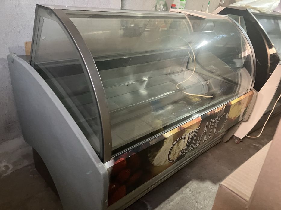 Витрина за сладолед 2броя