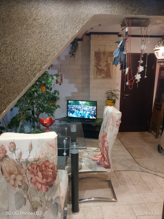 Тристаен апартамент под наем до ВИНС -700 €.