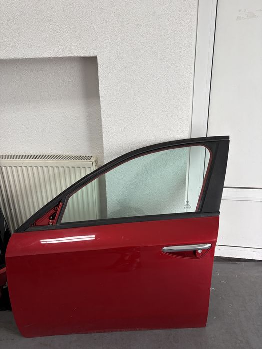 Aripa usa haion capota Alfa Romeo 159 SW TI 2009
