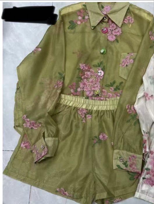 Compleu din doua piese