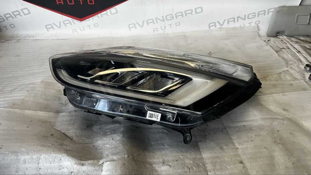 Renault Clio 4 ляв фар