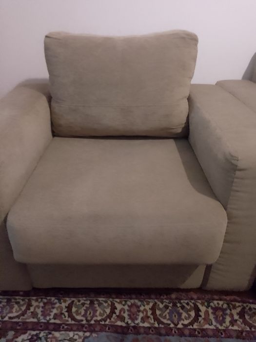 Doua Fotolii Euromobila