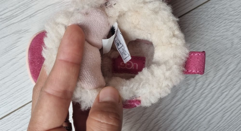 Ghete iarna Ugg imblanite marime 18