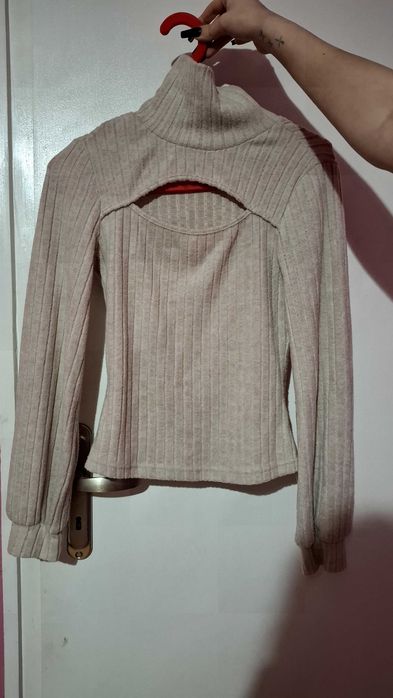 Блузи от различни марки