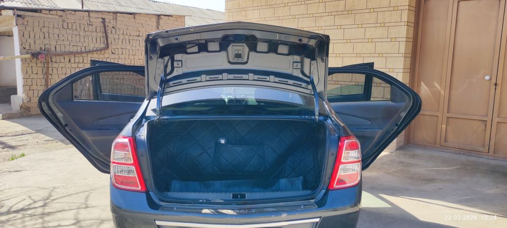 Chevrolet Cobalt sotiladi mokriy rangda