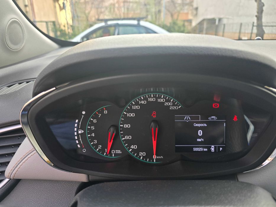 Chevrolet Tracker Premier 2020 г. 50,000 км пробег