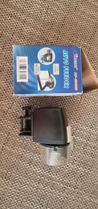 HRĂNITOR  automat   Pesti Acvariu