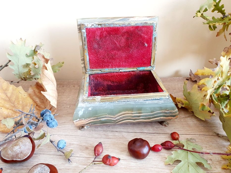 Кутия за бижута от оникс