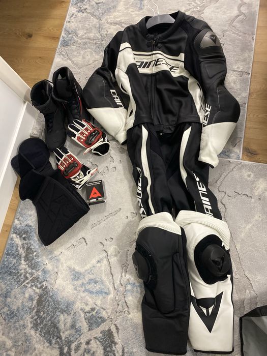 Costum motocicleta marimea 58 Dainese