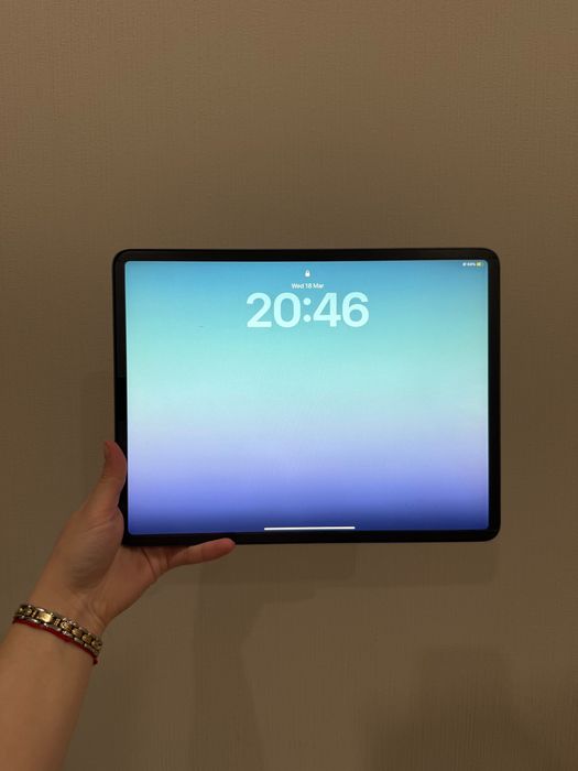 iPad Pro 12.9 (4th gen) + клавиатура