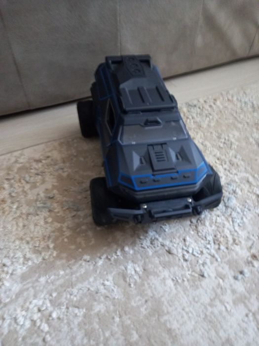 Masina noua cu telecomanda noua Auchan