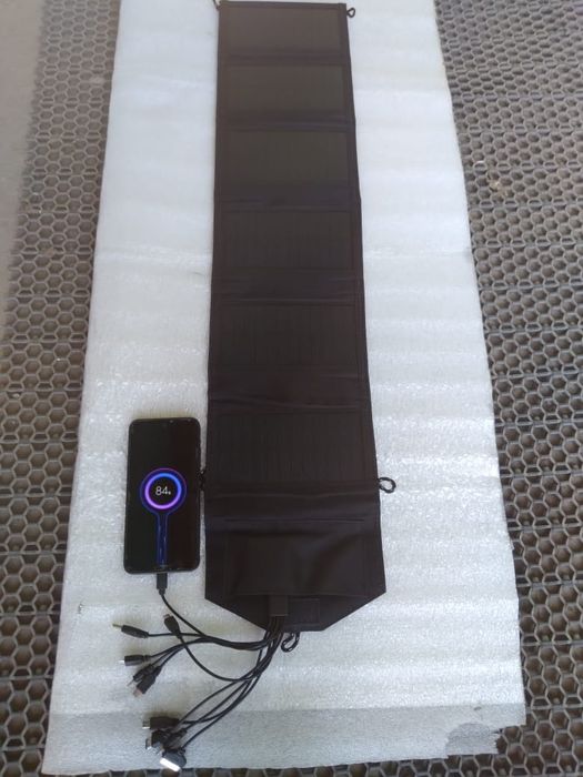 Пауэр банк на солнечной зарядке. Зарядник