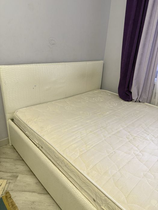Продам кровать с подъёмным механизмом