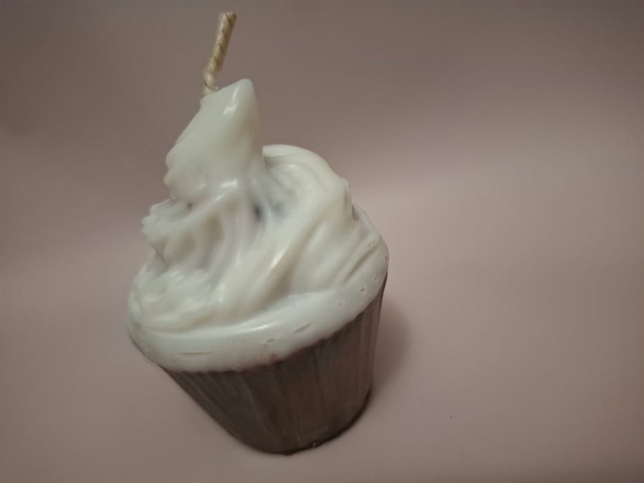 Ароматни свещи от соев и пчелен восък