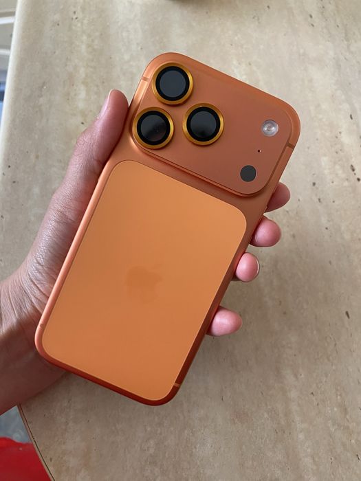 Продам 17 pro 256gb E-Sim  в идеальном состоянии