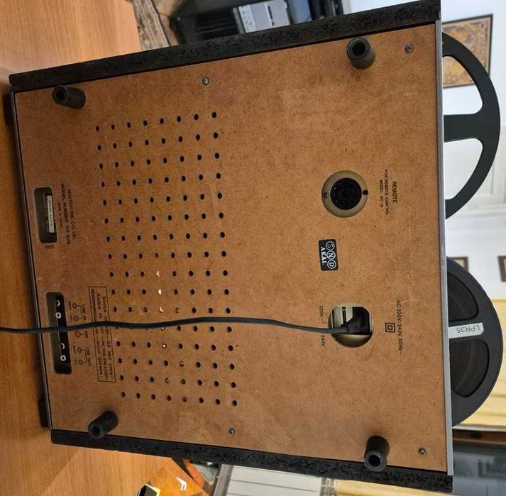 Vand magnetofon AKAI GX 636, revizuit, servisat anul trecut