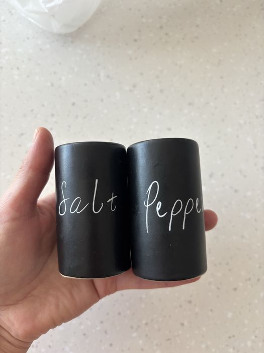 Отдам набор ддя специй соль и перец