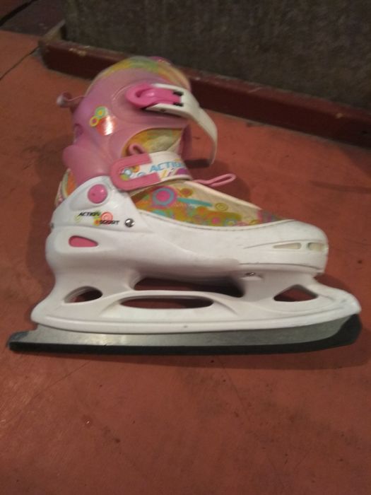 Продам коньки почти новые