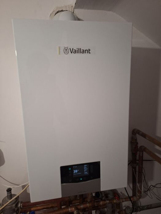 Centrala termica Vaillant ecoTEC plus VU 35CS 37.7kW, incalzire (schimbator caldura necesita atentie)