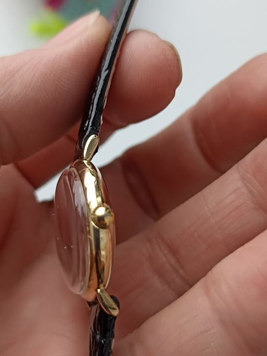 Продам часы  женские