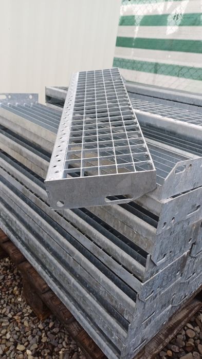 Trepte zincate galvanizate