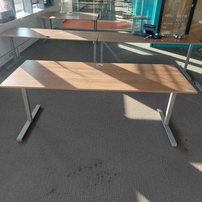 Birou reglabil pe înălțime, blat diverse dimensiuni