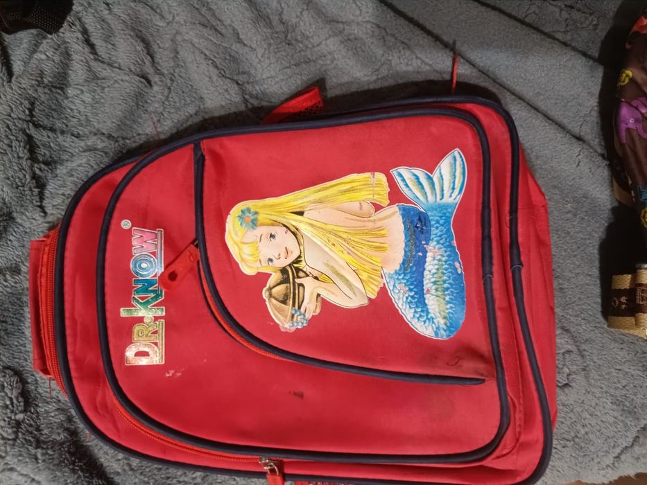 Продам рюкзаки и сумочки