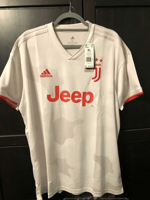 Чисто нови фланелки Adidas и анцуг Adidas