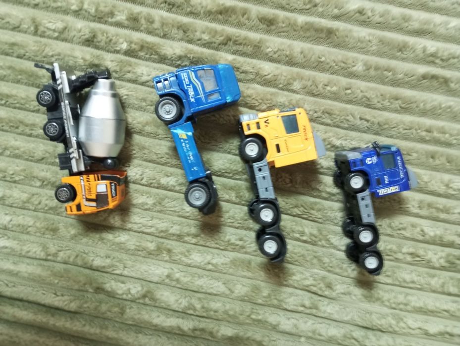 Продам детские машинки