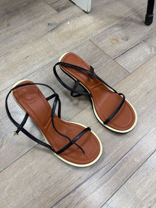 Продам босоножки Zara оригинал