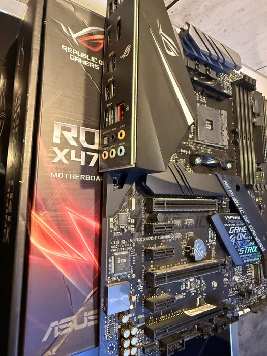 Placa de baza Asus Rog Strix X470F Gaming