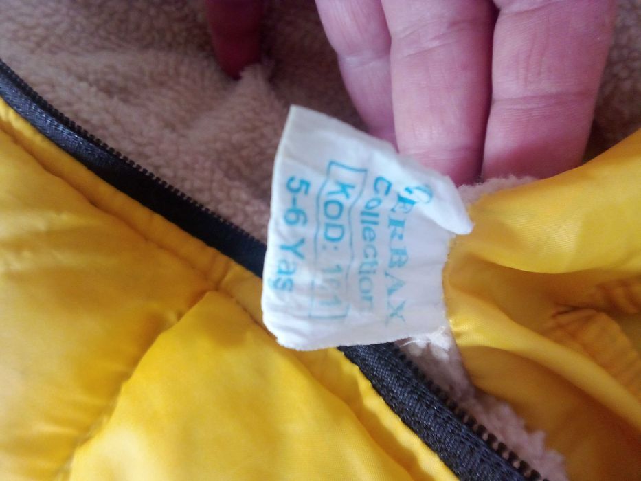 Яке момче 5-6 г.- 6 евро.