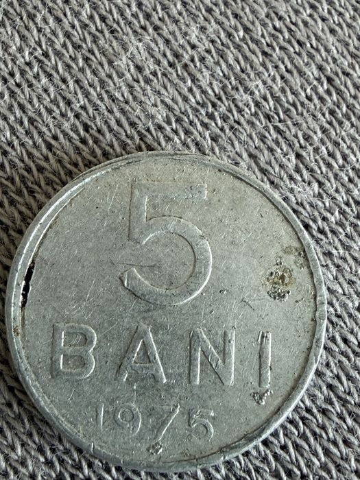 Moneda veche de 5 bani din 1975
