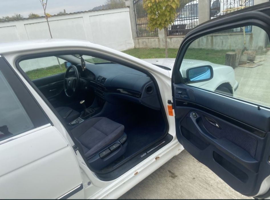 BMW 520d e39 2000 INTERIOR RAR ALBASTRU ( pentru piese )