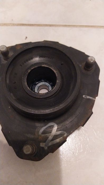 Опора передней стойки