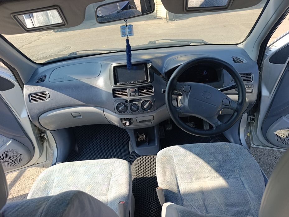Продам Toyota Raum 1998