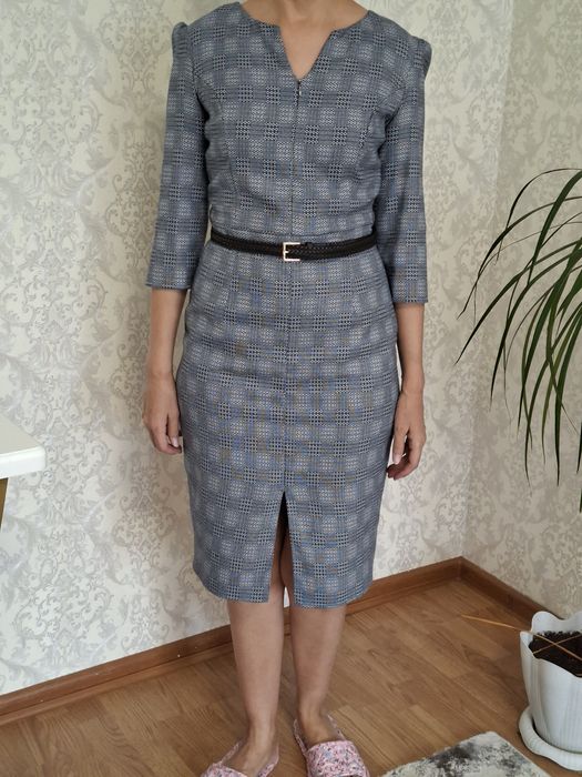 Продаю платья и брюки