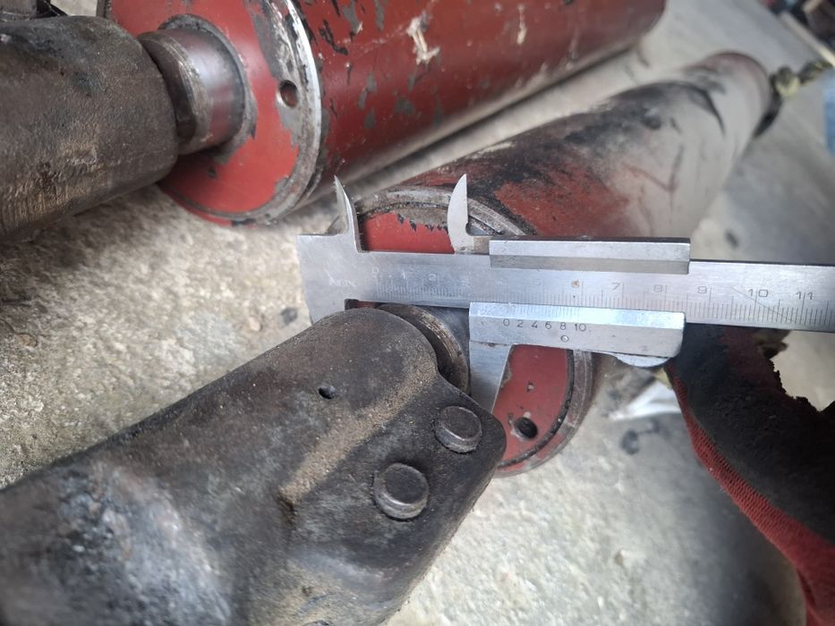 Хидравлични цилиндри