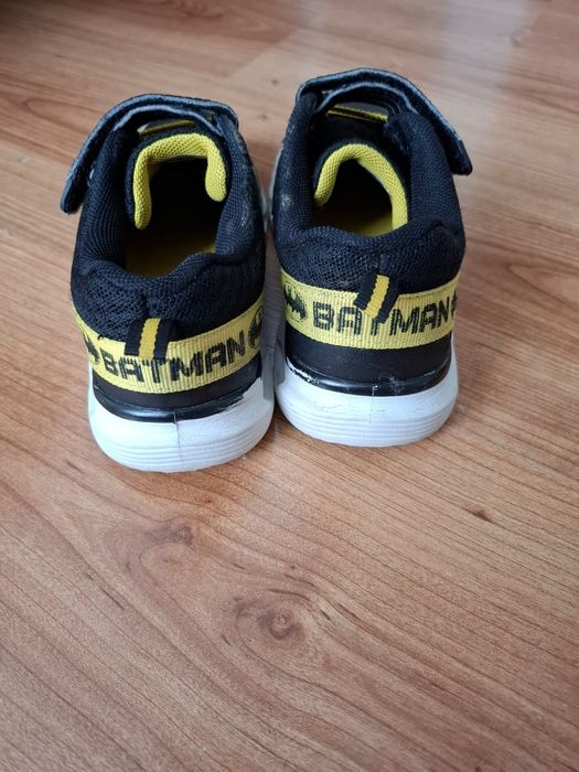 Asidasi Batman nr 28 cu lumini+ cadou