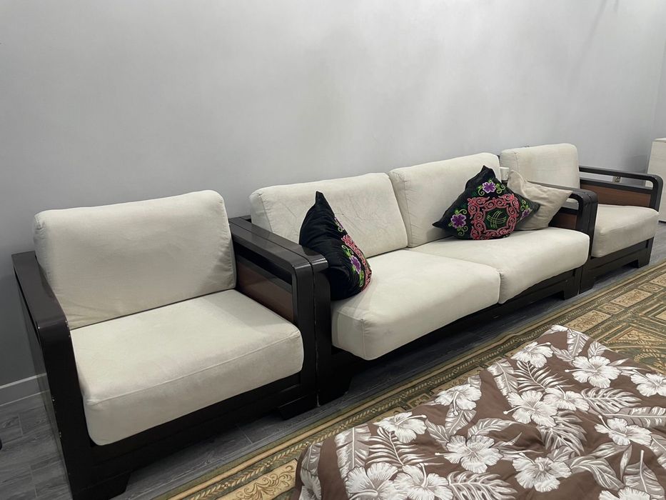 Срочно продам диван