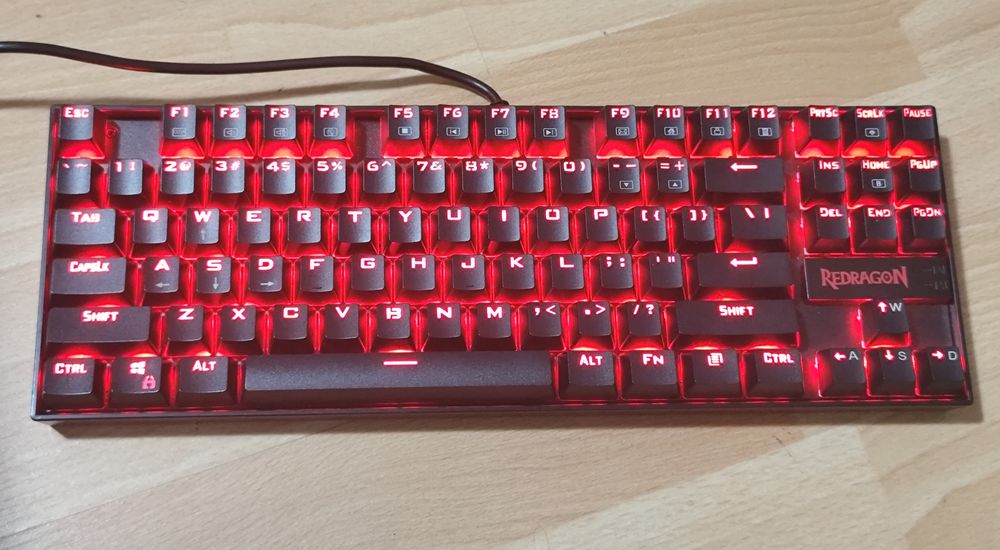 Vând tastatura mecanica Kumara Redragon