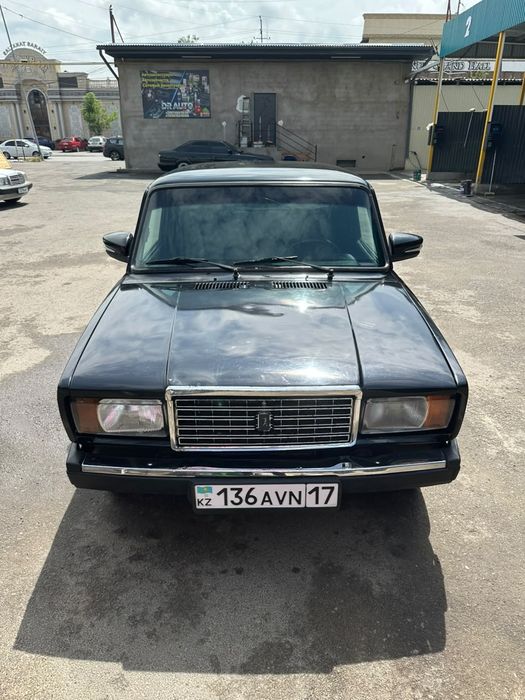 Ваз Лада 2107  .
