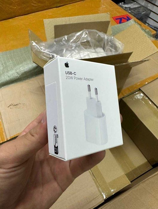 Адаптер Apple USB-C   мощностью 20 Вт