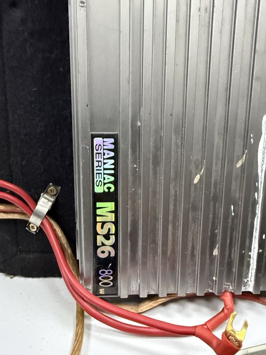 сабвуфер Alpine.