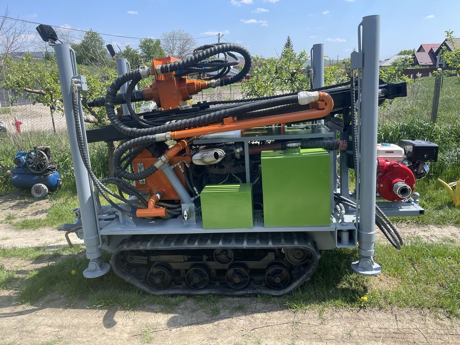 Utilaj foraj hidraulic senilat 105cp