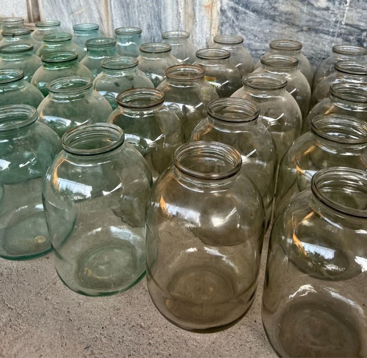 Банки Стекланний